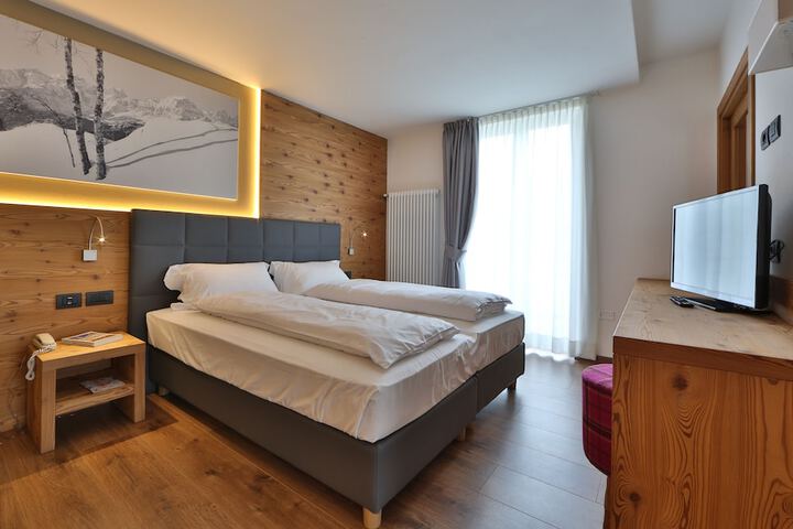 Room 3 of 60
