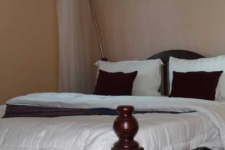 Room 6 of 27