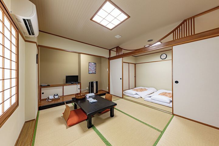 Room 36 of 106
