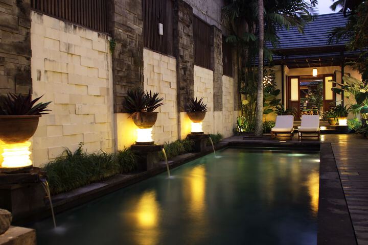 Pool Hotel