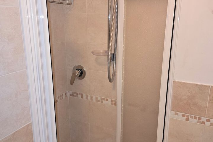 Room 28 of 28