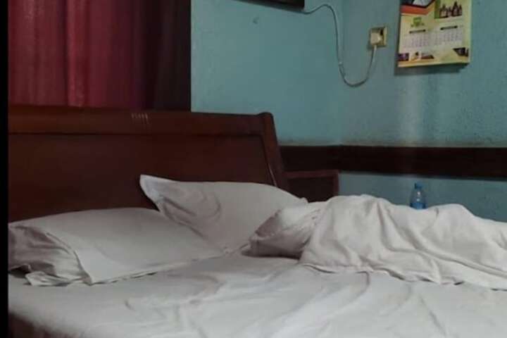 Room 9 of 15