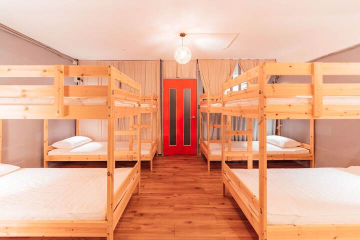 Room 17 of 73