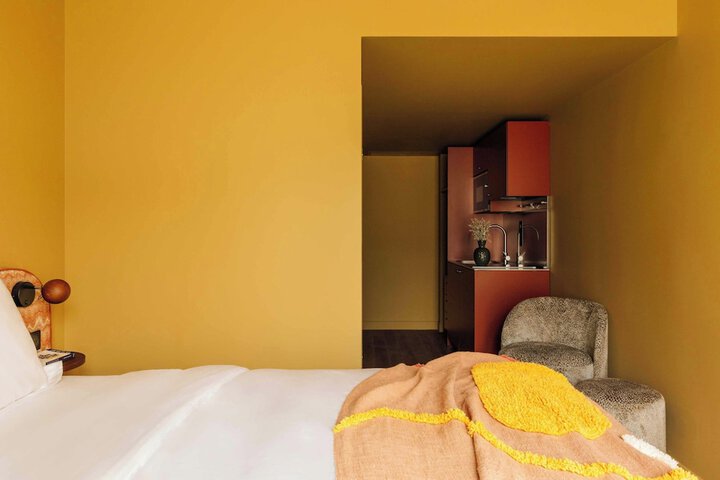 Room 34 of 128
