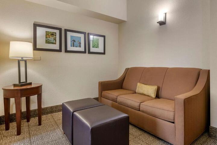 1 King Bed Suite (21 of 26)
