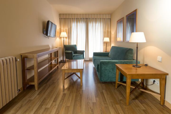 Room 7 of 28