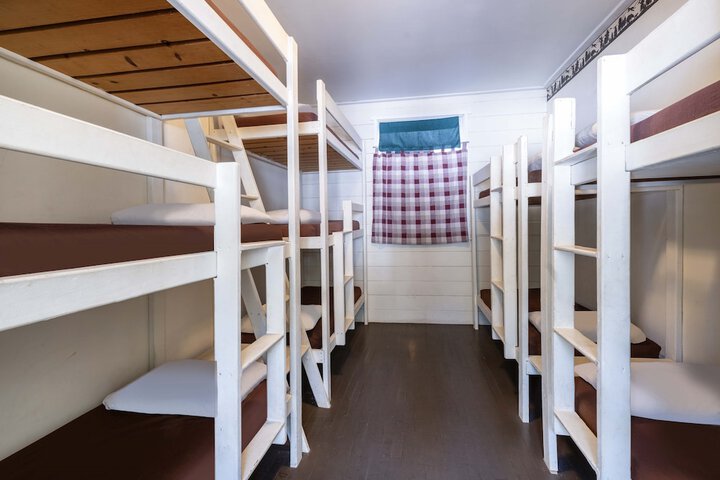 Room 10 of 39