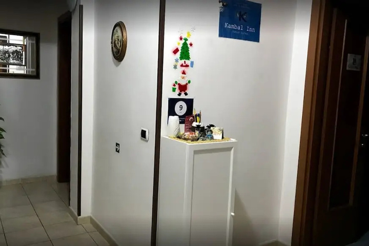 Room 11 of 12