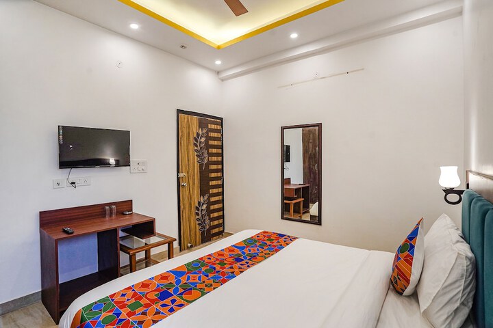 Room 10 of 23