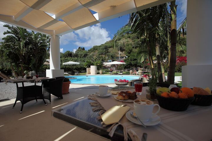 Hotel with Pool