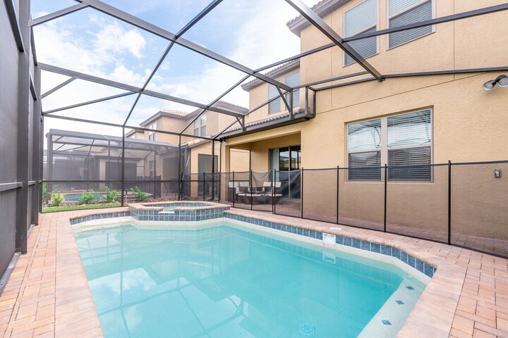 Pool 44 of 52