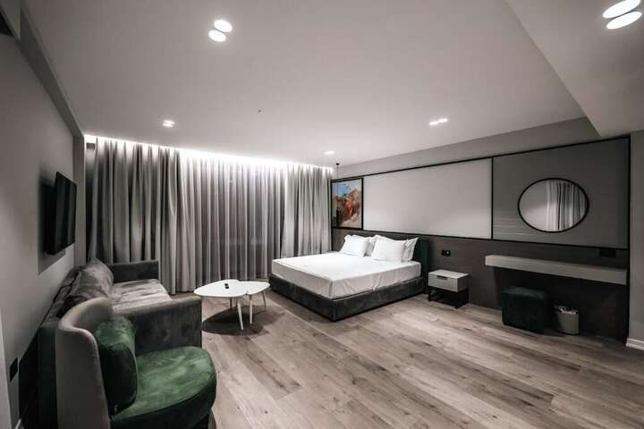 Room 20 of 186