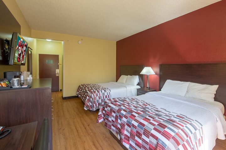 Deluxe 2 Double Beds (1 of 13)