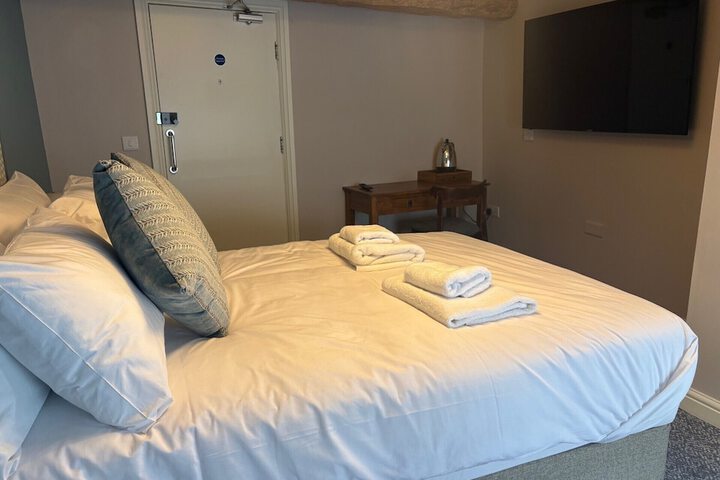 Room 3 of 42