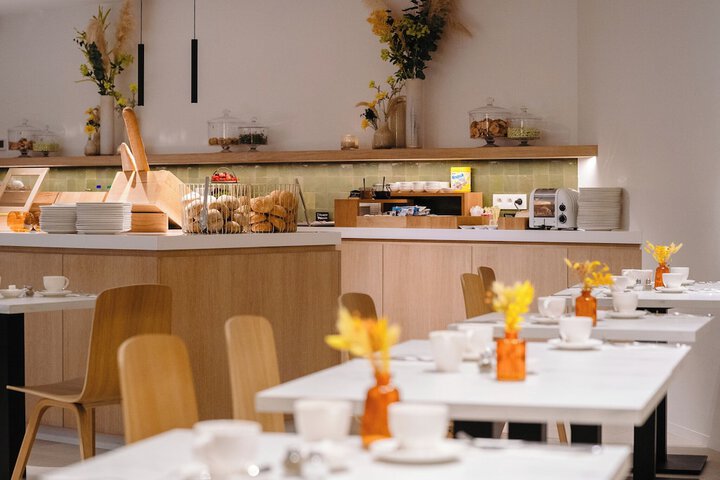 Breakfast/Coffee Service 98 of 129