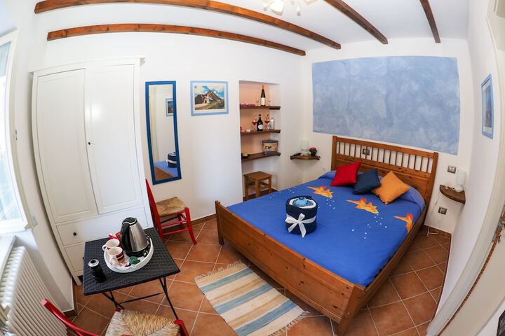 Room 6 of 86