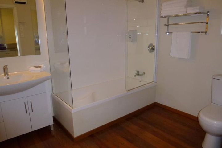 Room 54 of 80