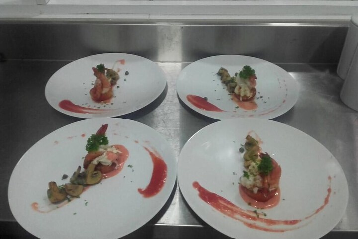 Dining 23 of 29