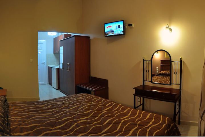 Room 3 of 85