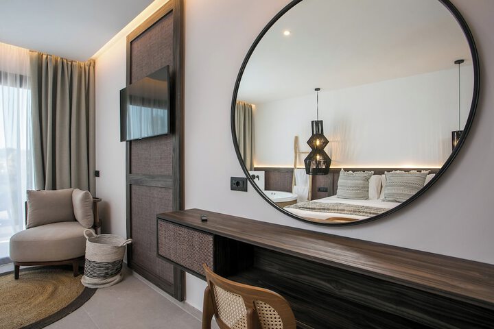 Room 14 of 32