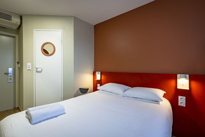 Room 16 of 29
