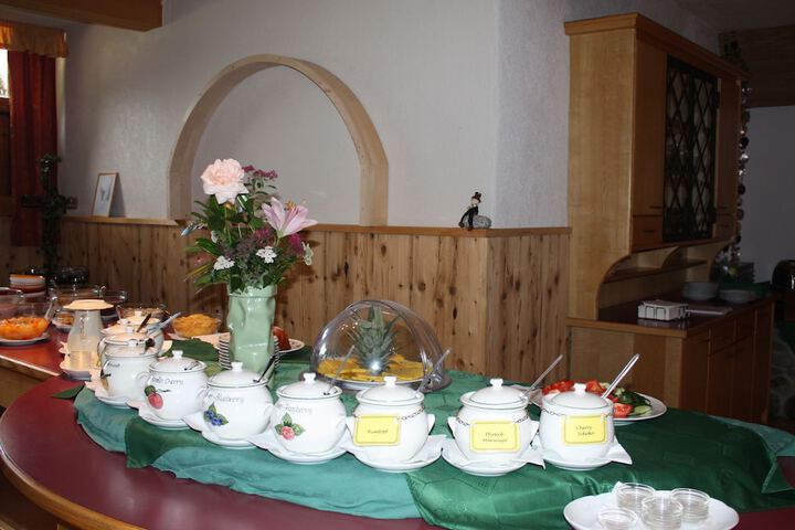 Breakfast/Coffee Service 38 of 73