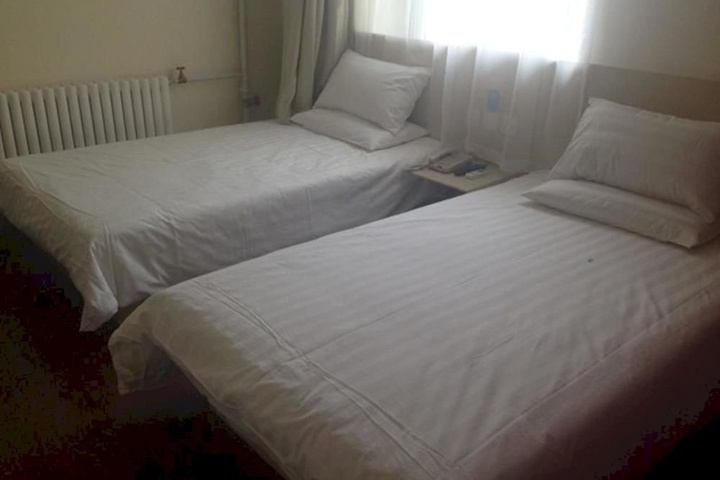 Room 3 of 8