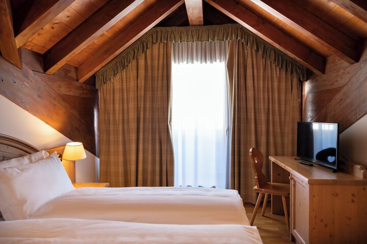 Room 46 of 82