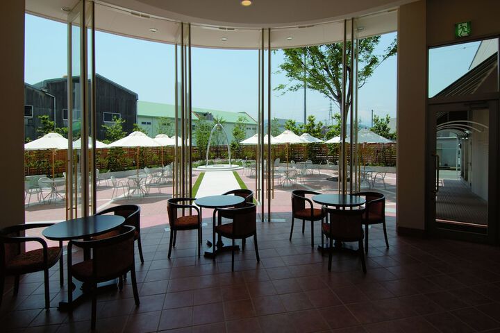 Hotel Exterior 31 of 47
