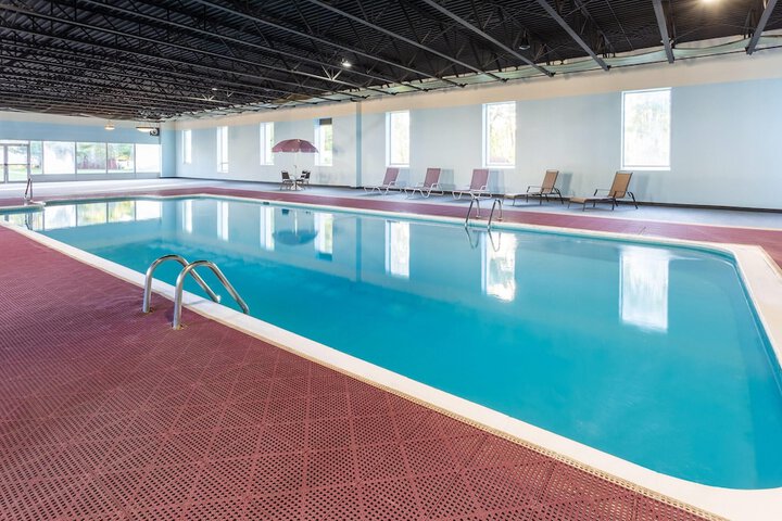 Hotel with Pool