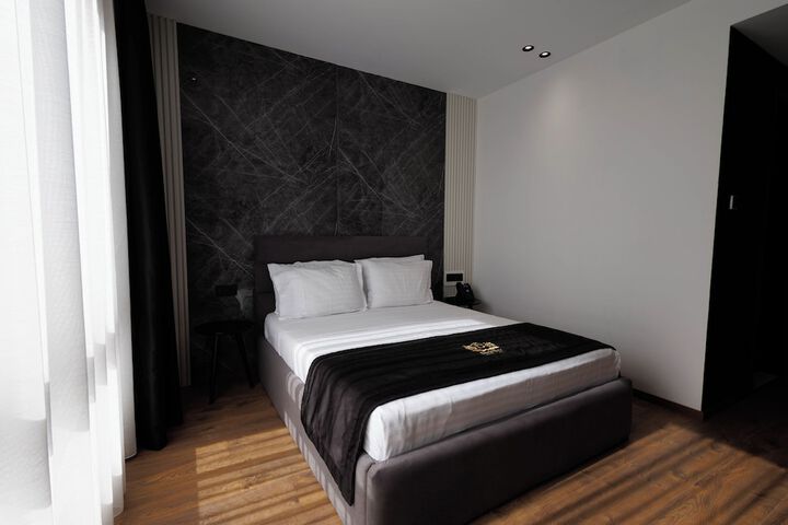 Room 37 of 123