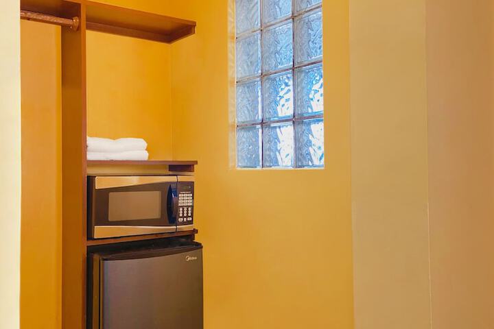 Mini-refrigerator
