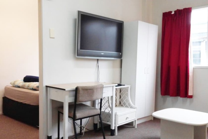 Room 11 of 38