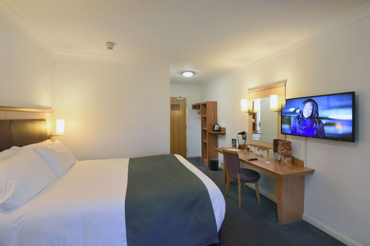 Room 6 of 27