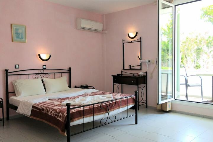 Room 7 of 52