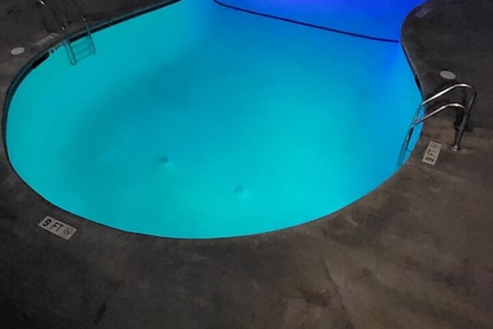 Pool 30 of 40