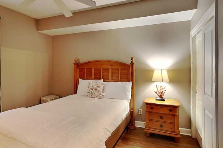 Room 5 of 107