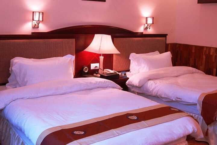 Room 4 of 11