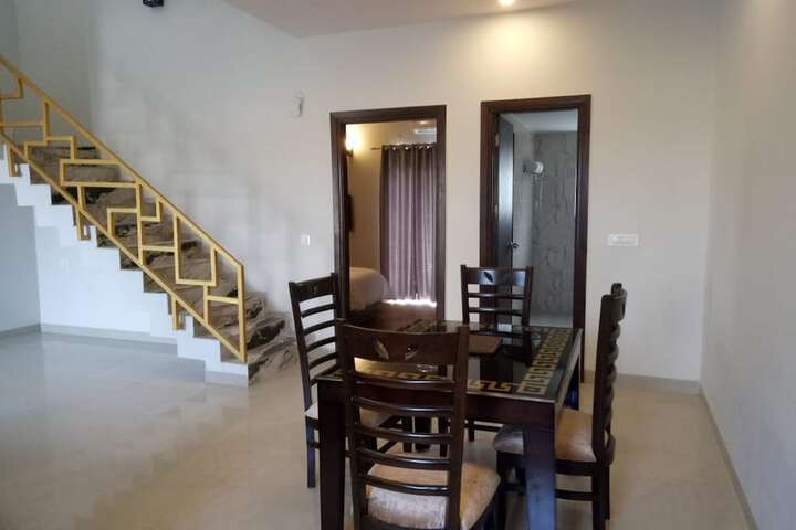 Room 10 of 87