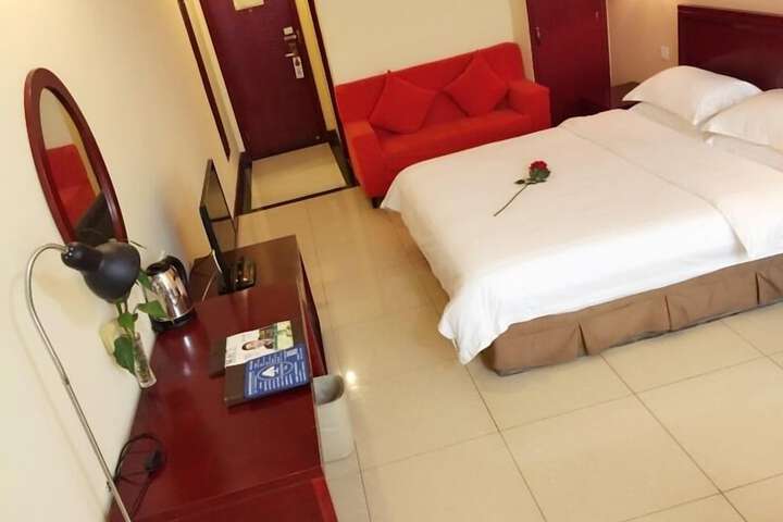 Room 14 of 35