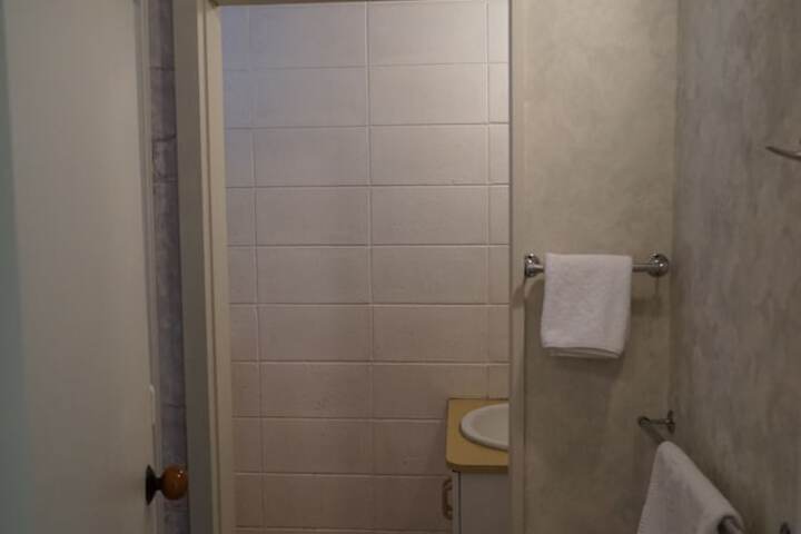 Room 34 of 47