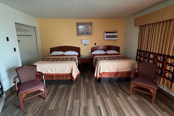 Room 10 of 21