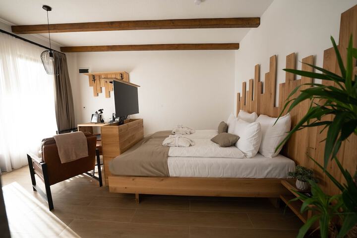 Room 5 of 22