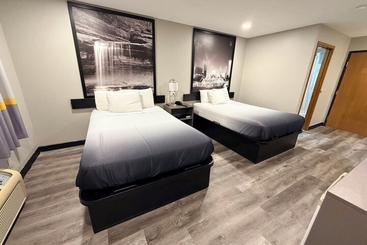 Room 32 of 90