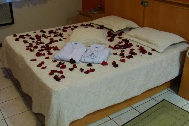 Room 2 of 14