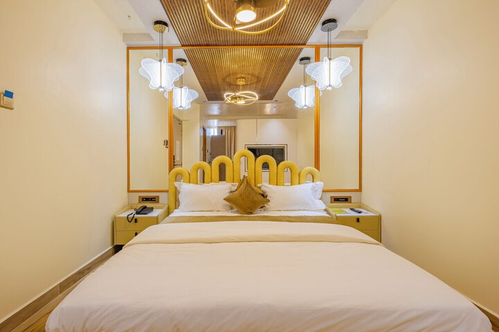 Room 14 of 35