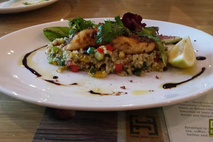 Dining 48 of 60