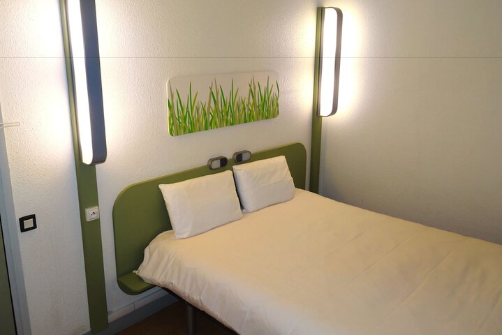 Room 5 of 60
