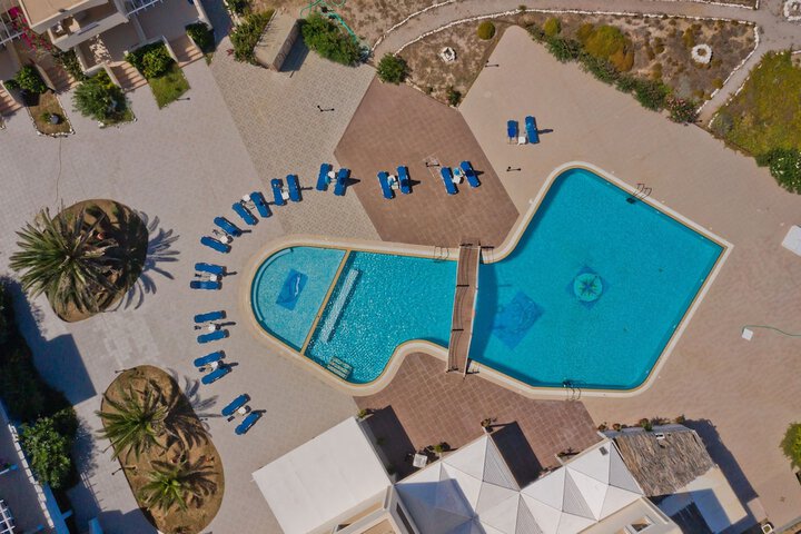 Pool 16 of 39