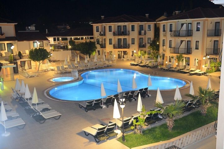 Hotel with Pool